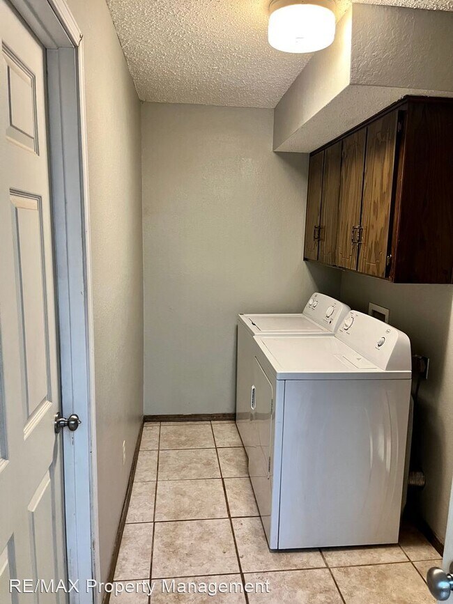 Building Photo - 2 br, 1 bath House - 5001 Hillsboro Drive
