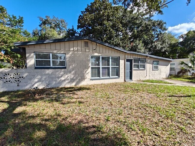 Building Photo - 2921 Mansion Rd