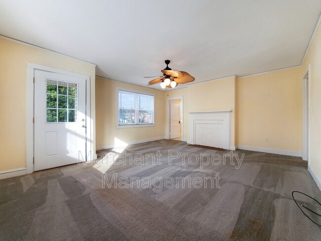 Building Photo - 17 Deoyley Ave