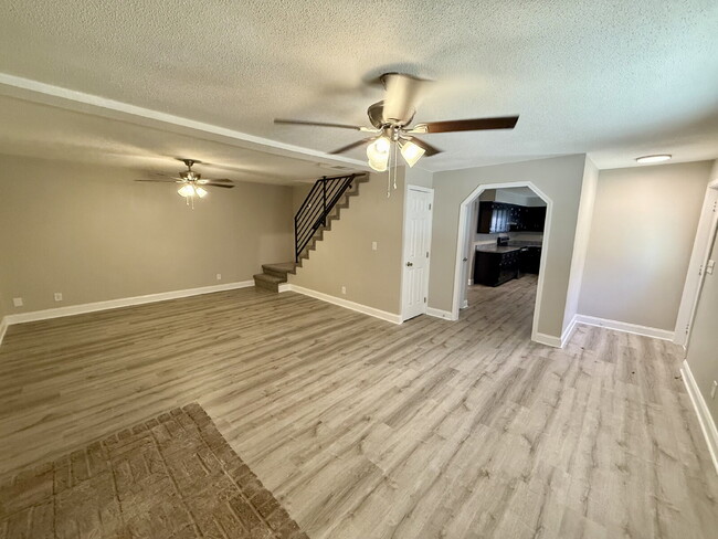 Building Photo - 3851 Dailey Rd