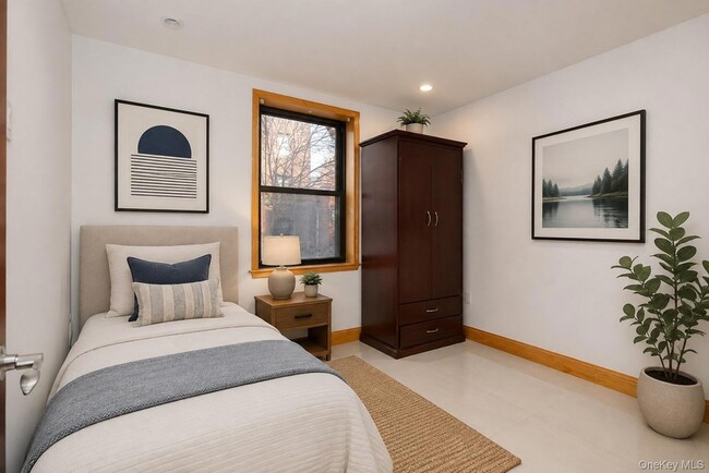 Foto del edificio - 35-61 84th St