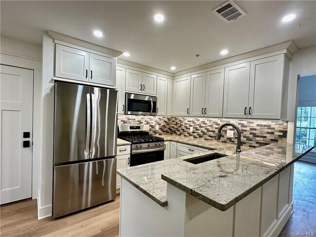 Foto del edificio - 169 Village Green Ct