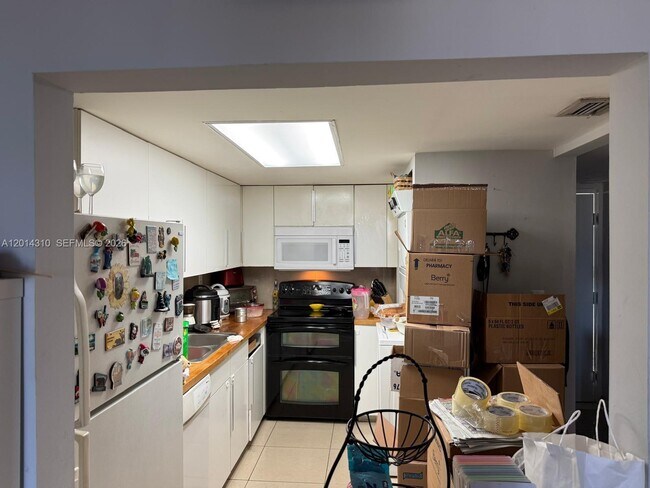 Foto del edificio - 10090 NW 80th Ct