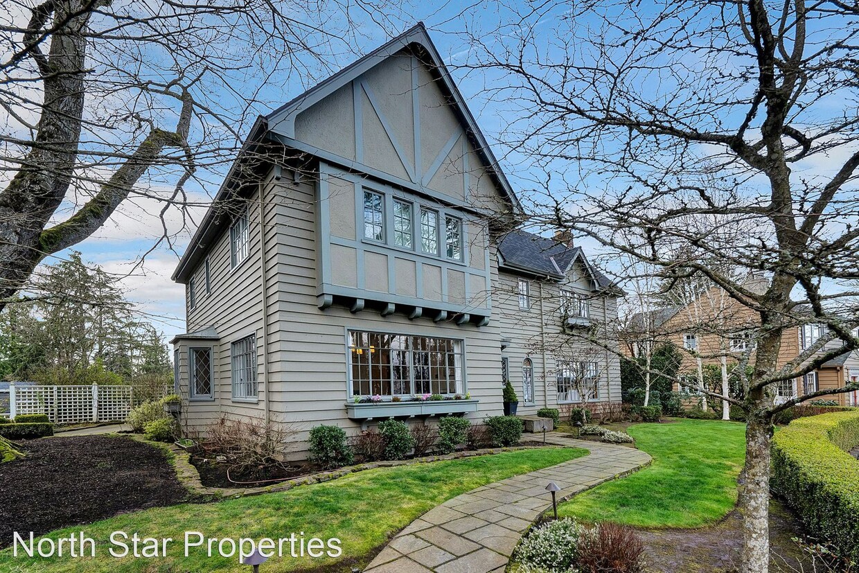 Primary Photo - 4 br, 3.5 bath House - 3955 SW Mount Adams Dr