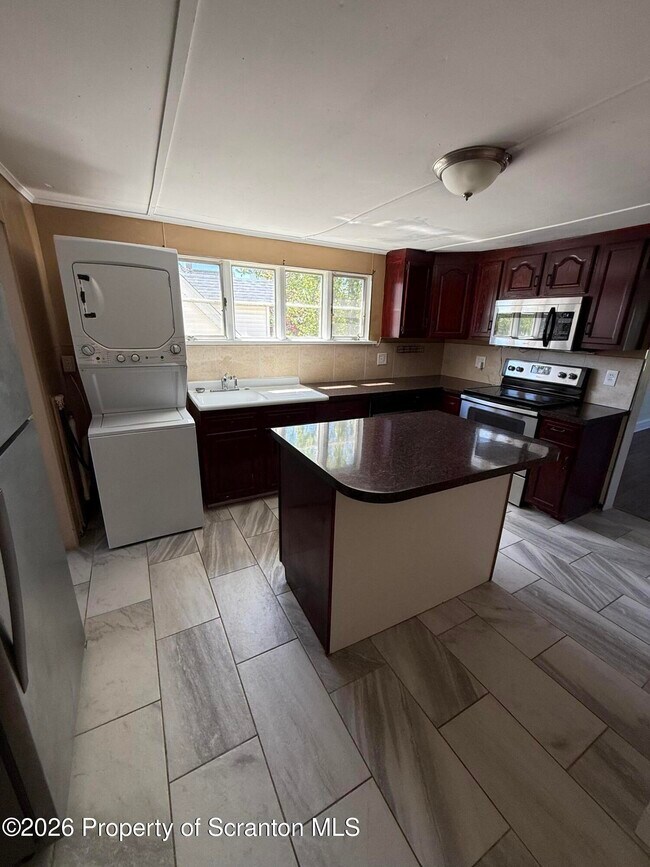 Foto del edificio - 1042 Taylor Ave