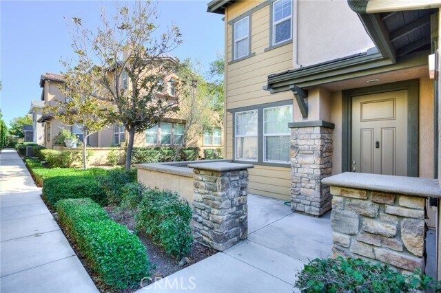 Foto del edificio - 16001 Chase Rd