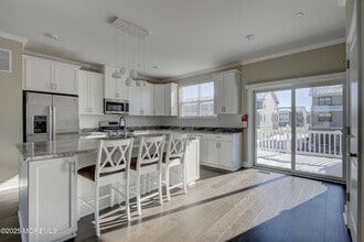 Building Photo - 26 Mariveles Wy