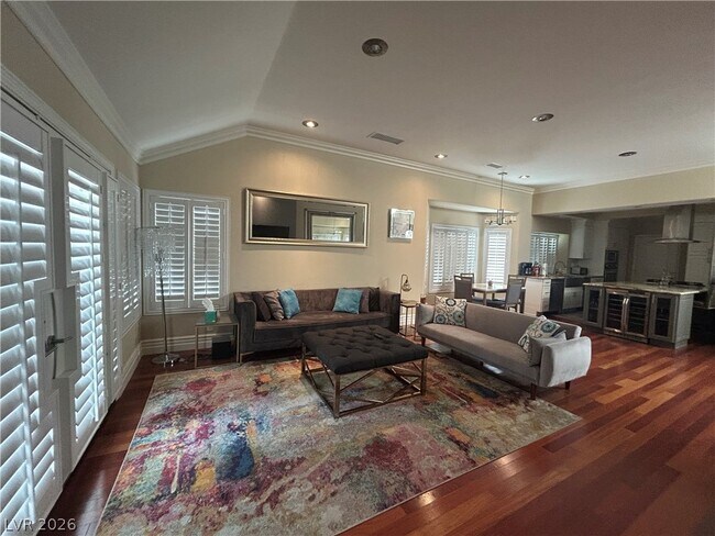 Foto del edificio - 7060 Big Springs Ct