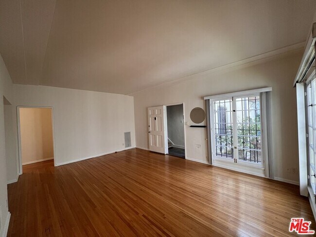 Foto del edificio - 1248 S La Jolla Ave