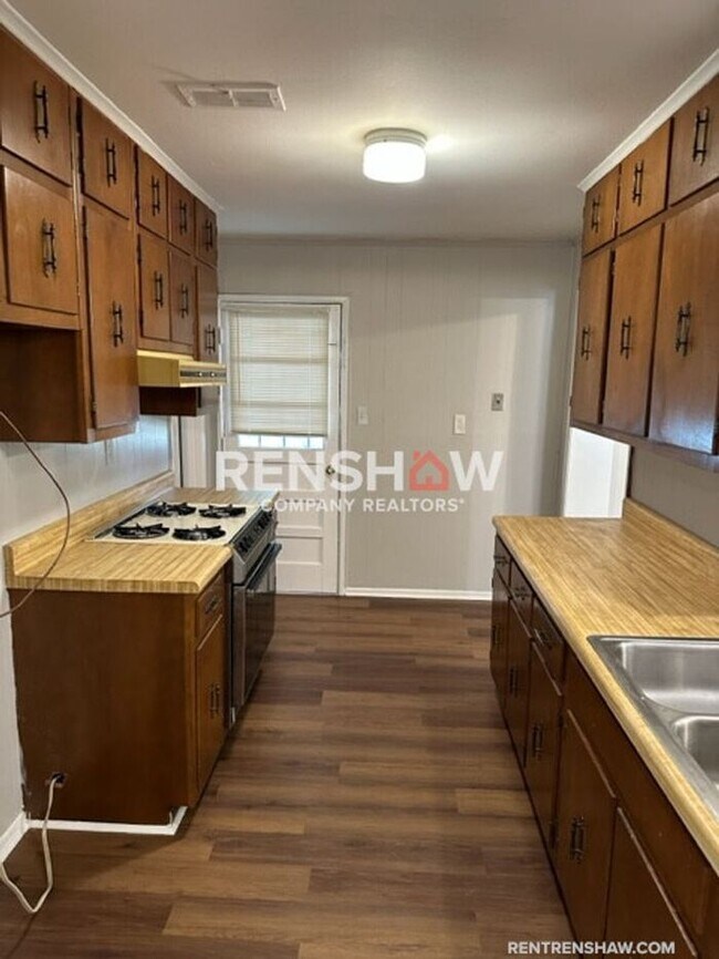 Foto del edificio - Colonial Acres - 3 bed / 1 bath - Renovate...