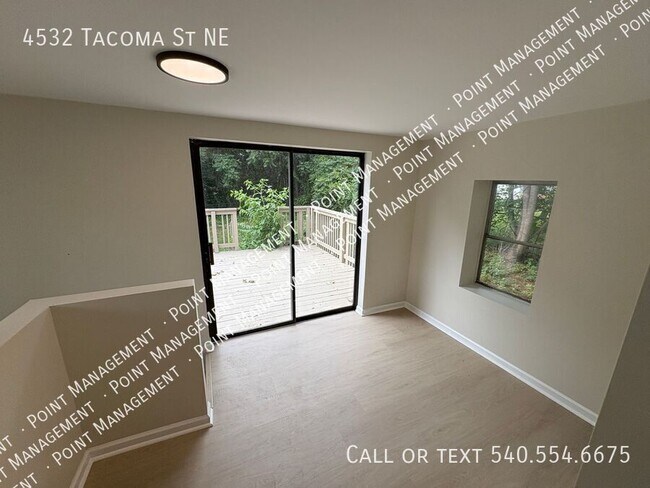 Foto del edificio - 4532 Tacoma Ave NE
