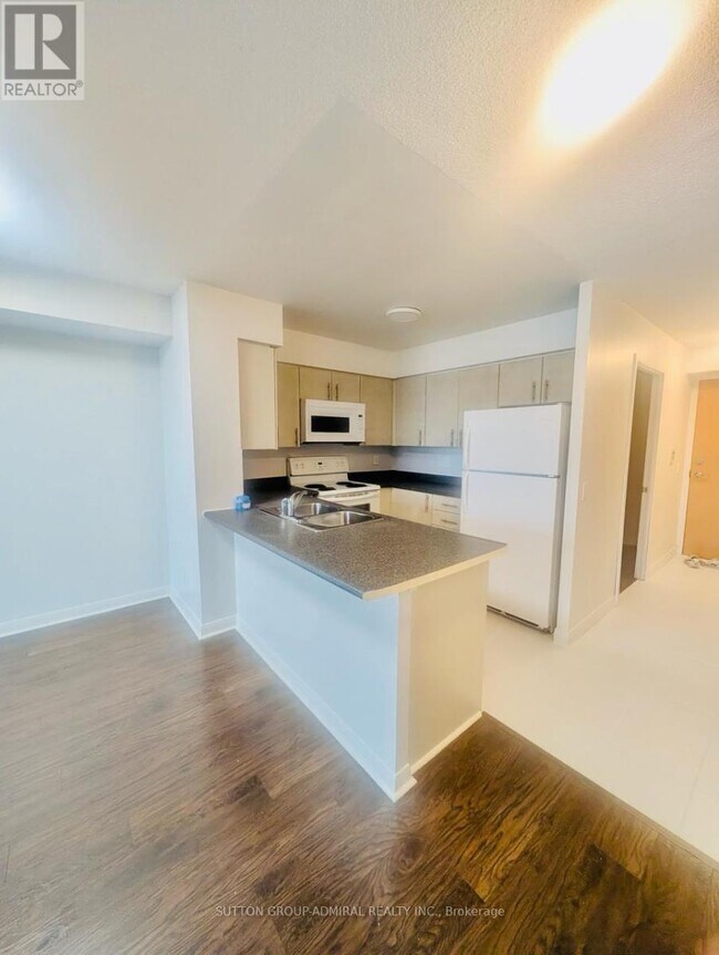 Photo du bâtiment - 4968 Yonge St