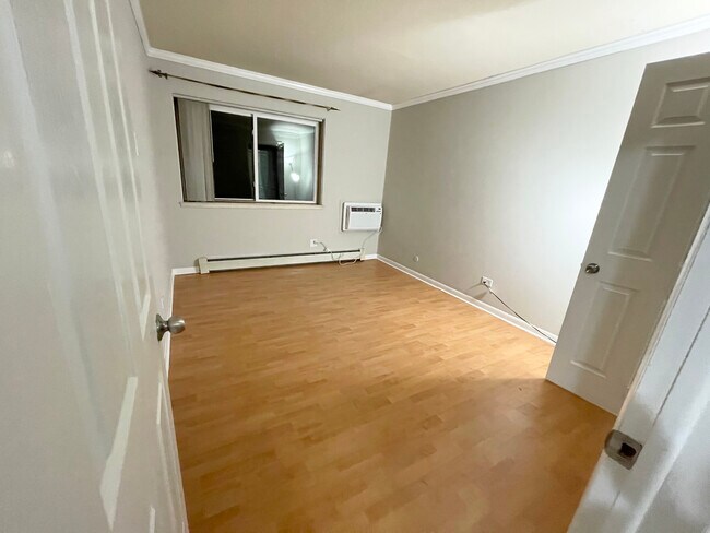 Foto del edificio - 1430 N Evergreen Ave