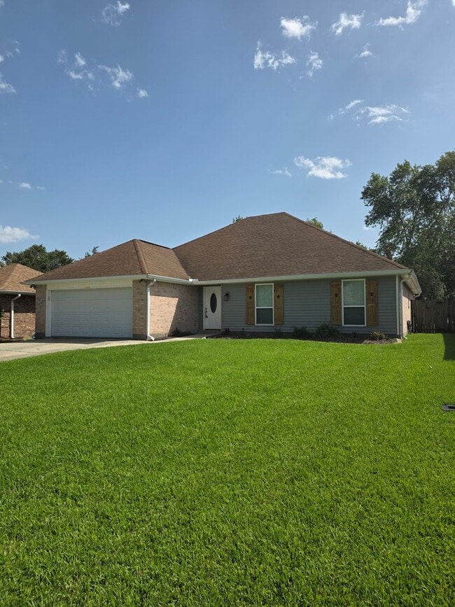Building Photo - 117 Moonraker Dr
