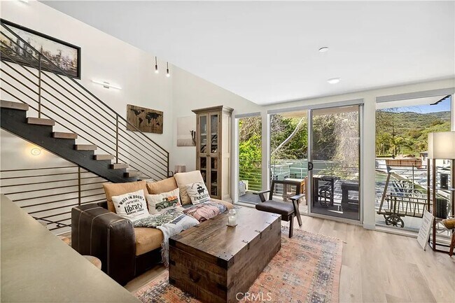 Foto del edificio - 2745 Laguna Canyon Rd