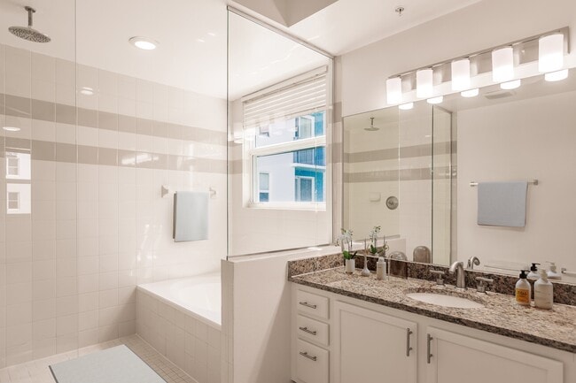Interior Photo - Aviah Flagler Village