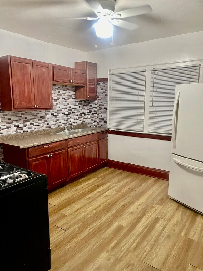 Foto del edificio - 3824 E 142nd St