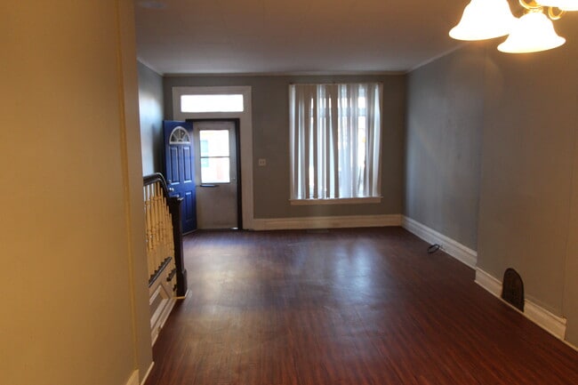 Entry way - 1802 Penn St