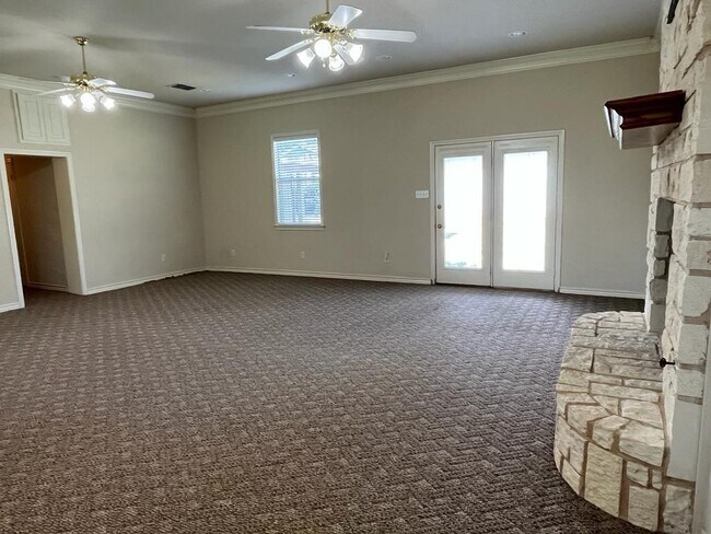 Building Photo - 3608 Tarrant Main St