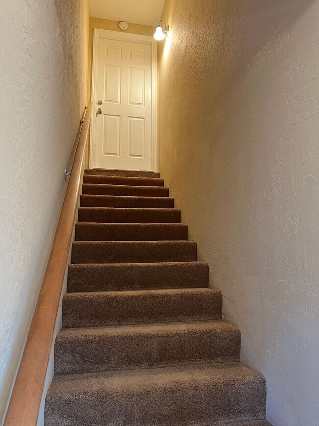 Building Photo - Cozy 1-bed, 1-bath Retreat in Scotts Valley!
