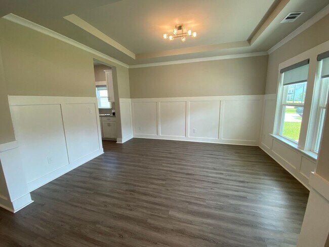 Foto del edificio - 5 bedrooms 3 bathroom Smart Home