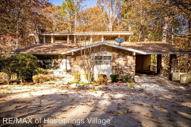 Building Photo - 3 br, 2 bath House - 5 Mos Circle