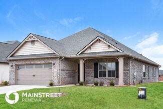 Building Photo - 14668 Greenleaf Dr