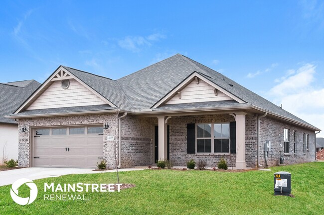 Building Photo - 14668 Greenleaf Dr