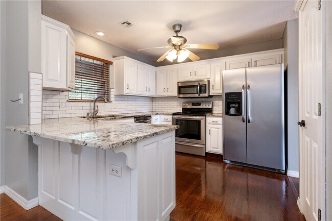Foto del edificio - 2705 SE 6th St