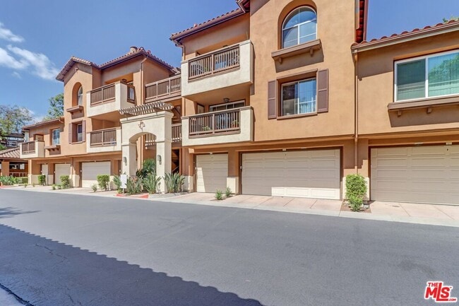 Building Photo - 2960 Champion Way