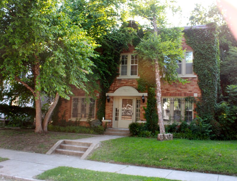 Primary Photo - 1122 S Quincy Ave