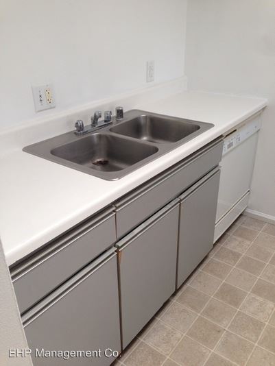 Building Photo - 2021 S 8th St