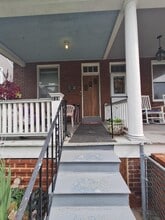 Building Photo - 235 S Augusta Ave