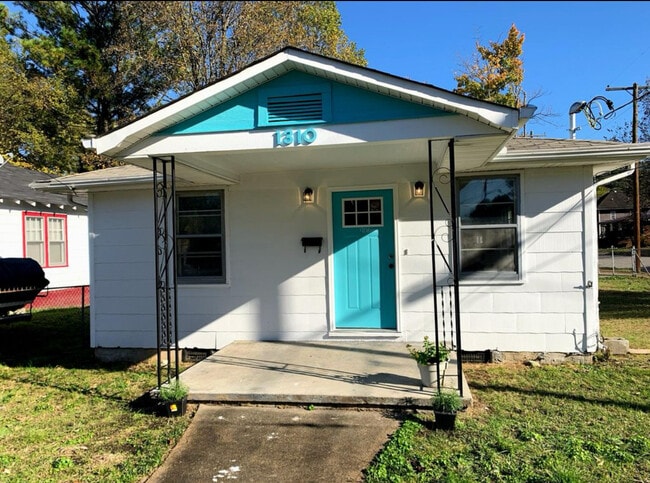 Lyerly St. (1310) - Lyerly St. (1310) House