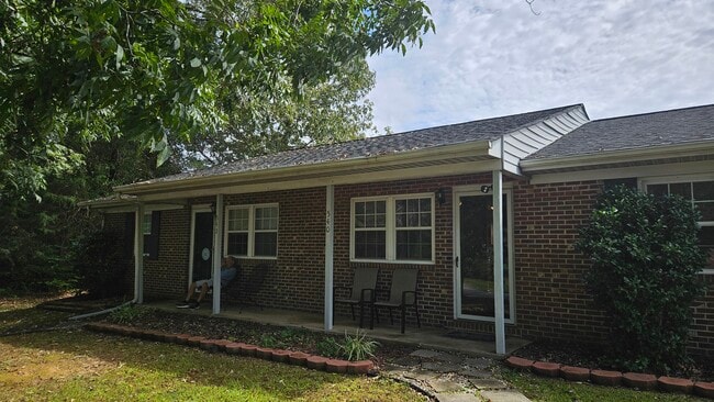 Building Photo - 540 Old Liberty Rd