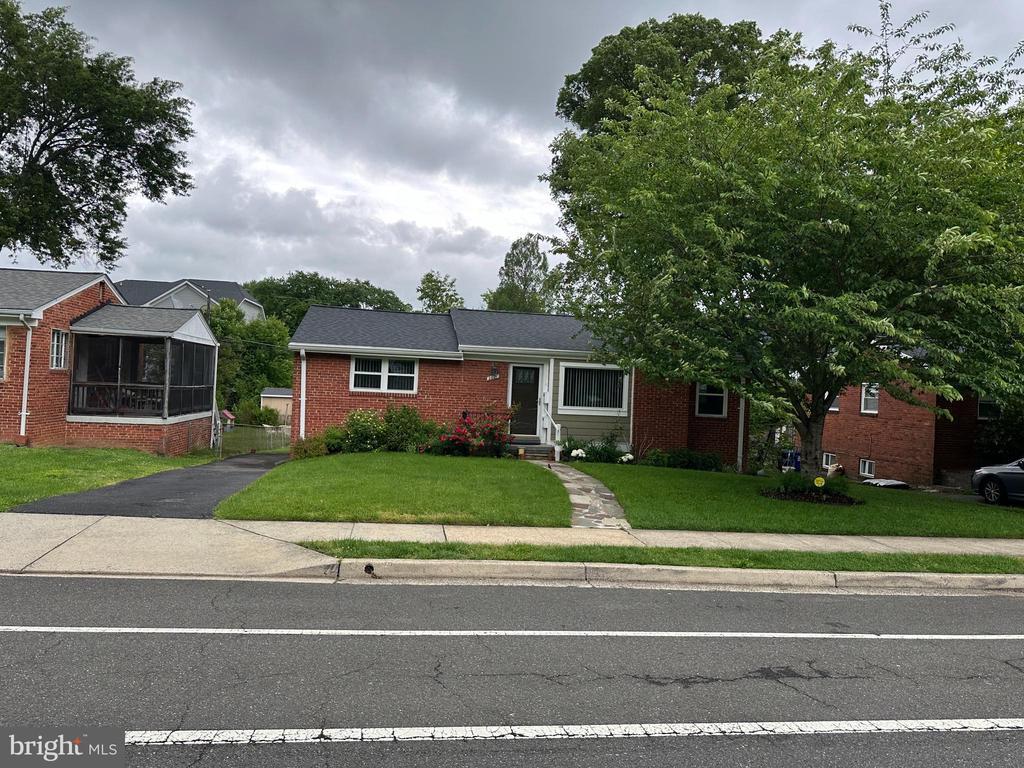 Primary Photo - 2621 N Sycamore St