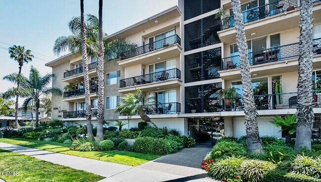Foto del edificio - 2662 E 2nd St