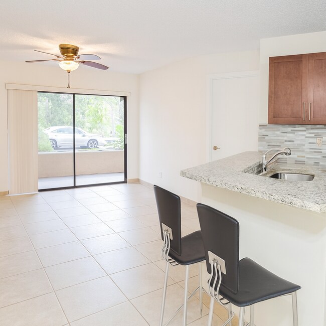 Building Photo - Upgraded 2BR/2BA – Gated Community, Great Amenities!