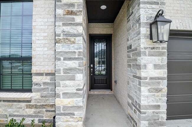 Building Photo - 3811 Hermitage Dr