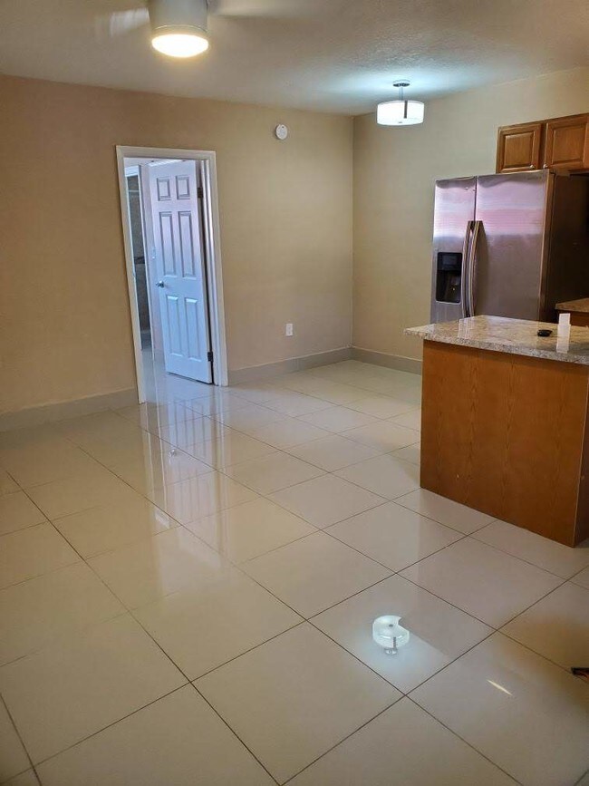 Foto del edificio - 7901 SW 64th Ave