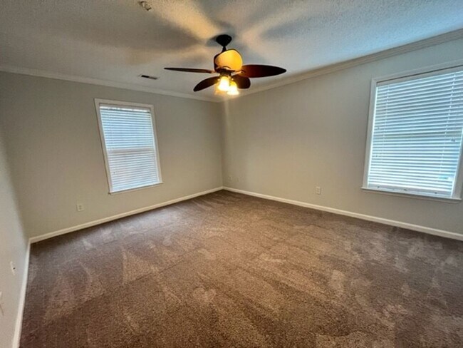 Foto del edificio - 4290 Cedarcroft Ct