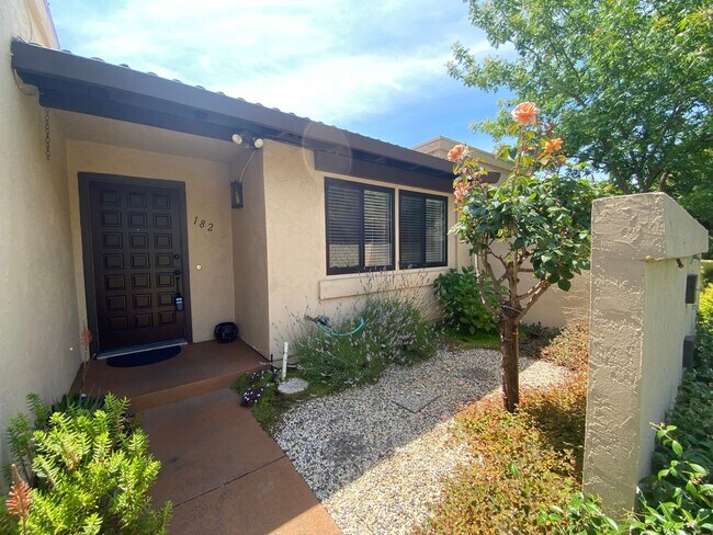 Building Photo - Desirable 2bd/ 1.5ba Condo in Sonoma!