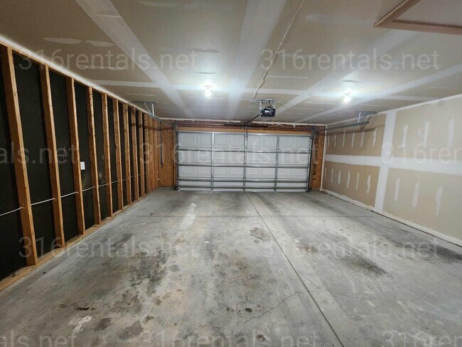 Foto del edificio - 1809 E 69th Ct N