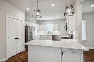 Building Photo - 2515 Delafield St