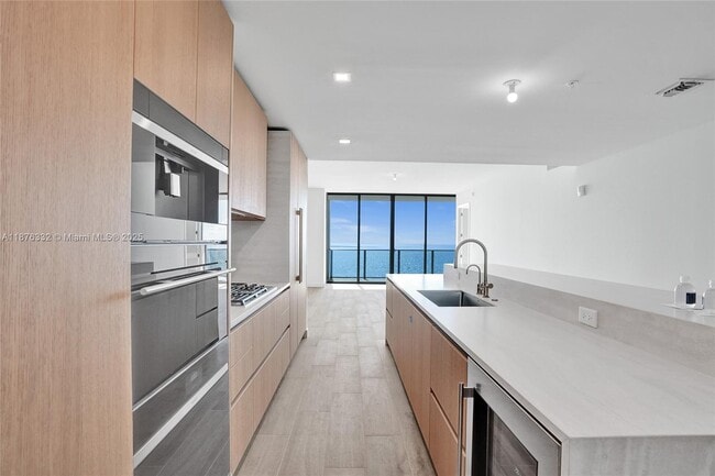 Building Photo - 900 N Ocean Blvd