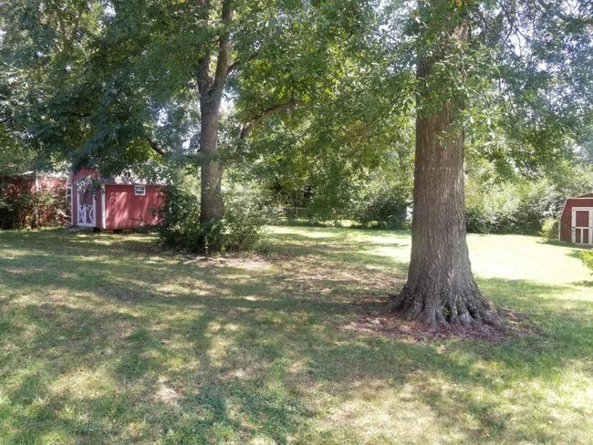 Building Photo - 2243 Lake Harbin Rd