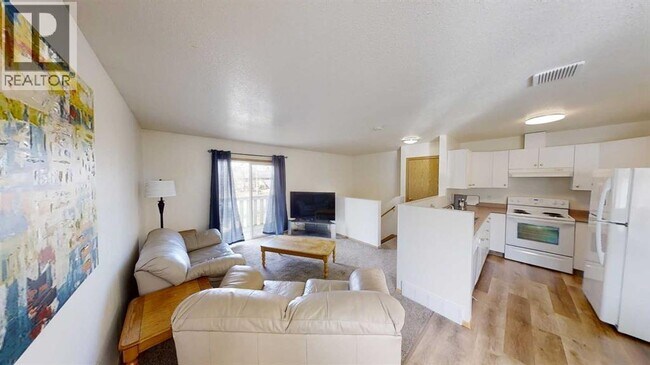 Building Photo - 10605-10102 102 St