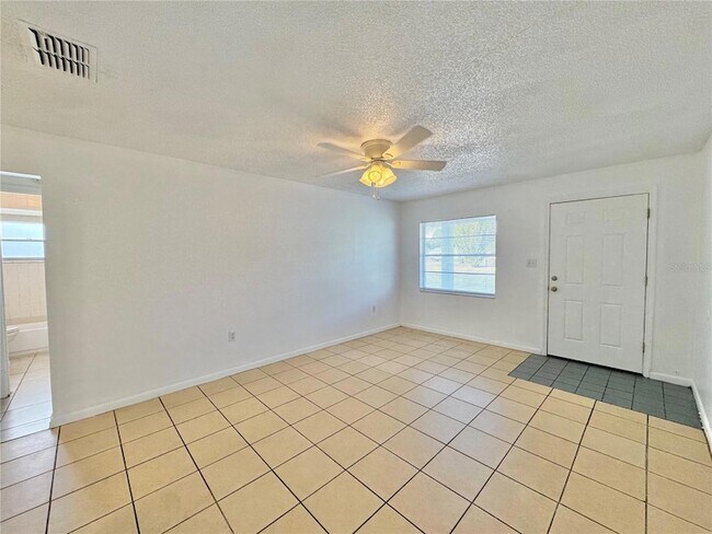 Foto del edificio - 2575 Elm Ave
