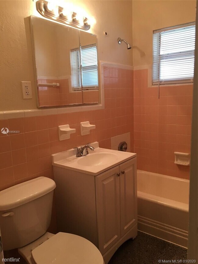 Foto del edificio - 3 br, 1 bath House - 3231 SW 32nd Ave