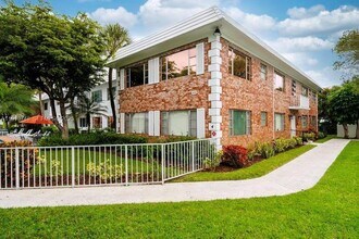 Building Photo - 400 S Cypress Rd